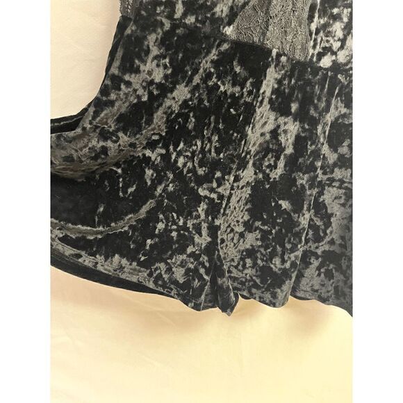 Express one eleven Womens Spaghetti Strap Deep V neck Velvet Top Black Lace Romp - Picture 7 of 10